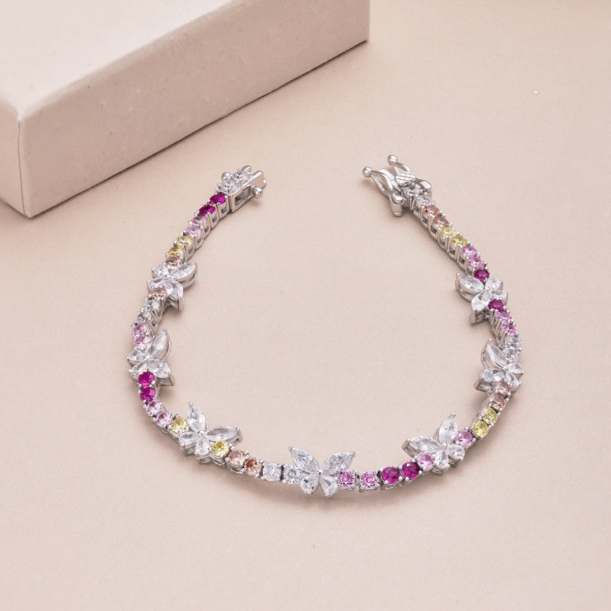 [Everoly JW]Ornate Colorful Butterfly Shape Round Cut Daily Bracelet