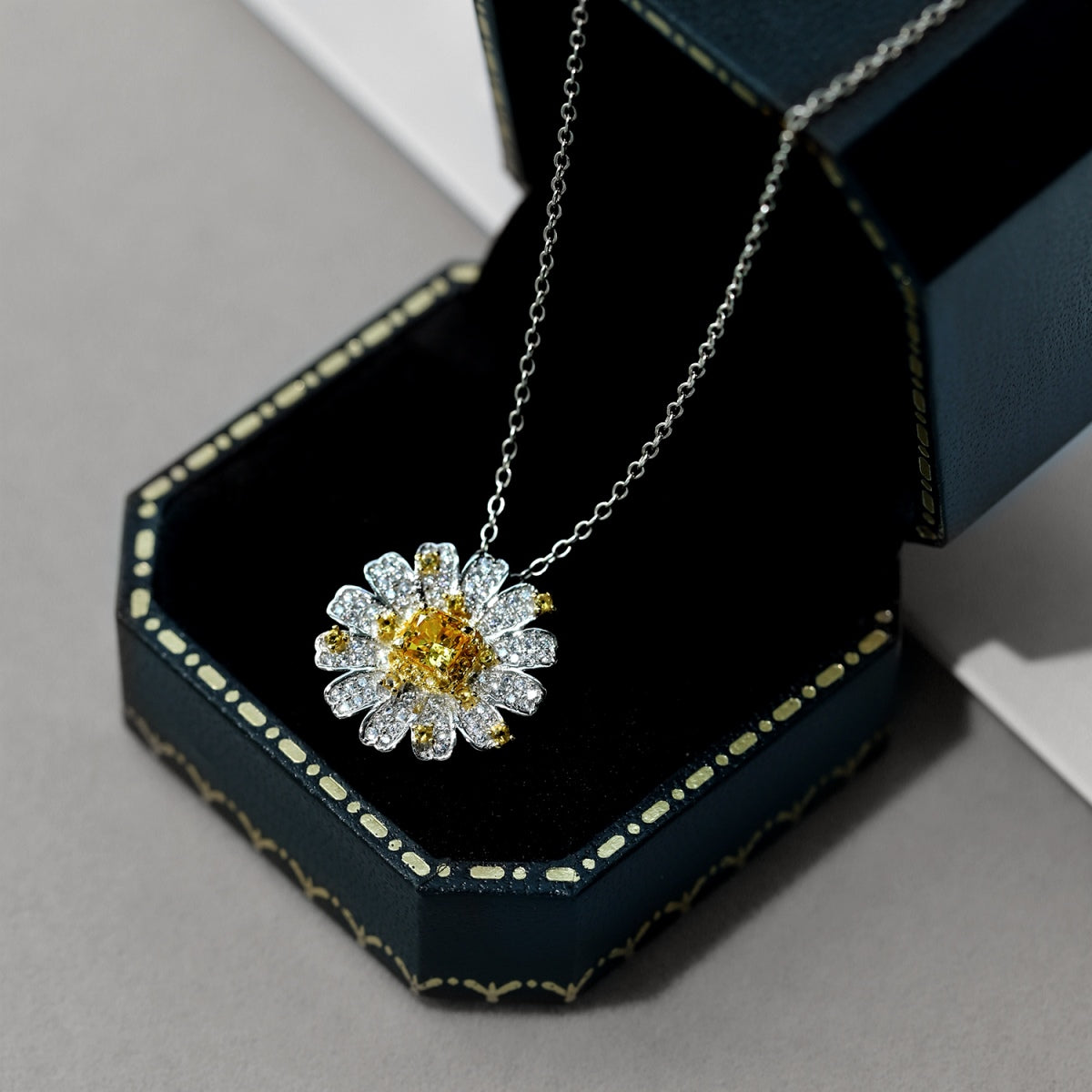 [Everoly JW]Exquisite Daisy Necklace
