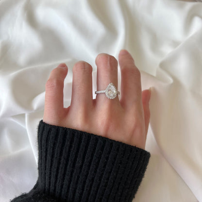[Everoly JW]1.0 Carat Luxurious Resplendent Water Drop Shape Wedding Ring