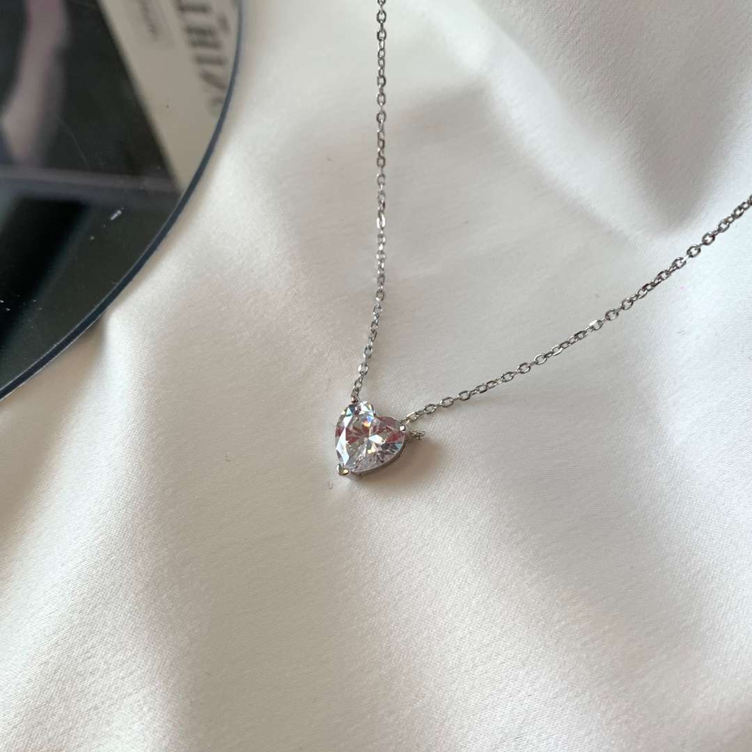 [Everoly JW]Heart Shape Main Stone Pendant Collarbone Necklace