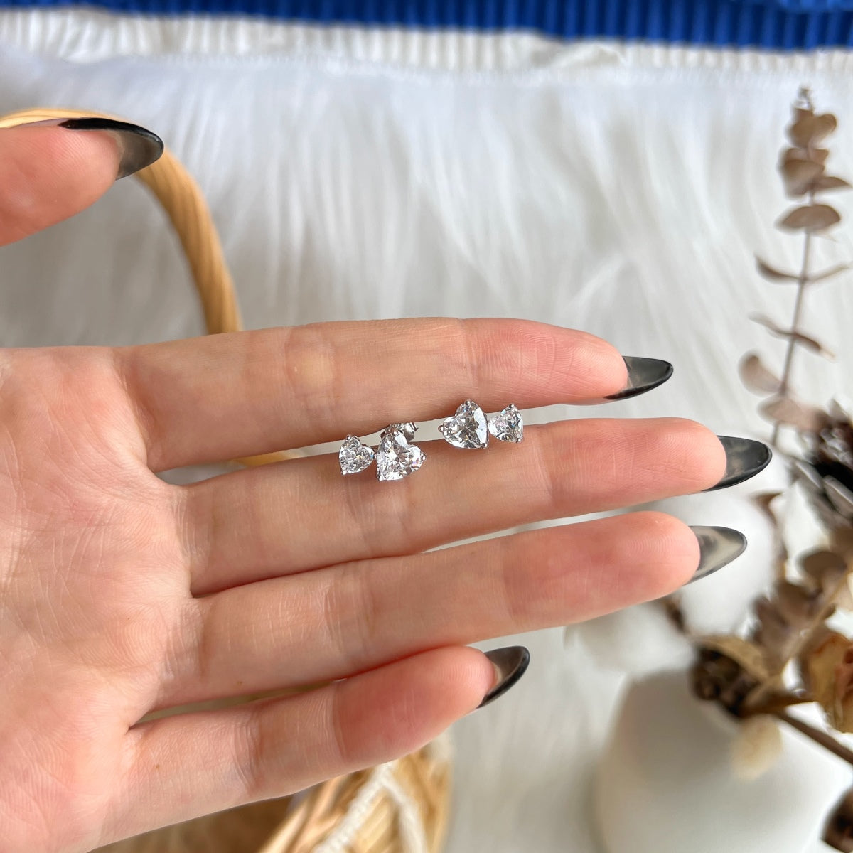 [Everoly JW]Double Heart-Shape Classic Princess Style Earrings