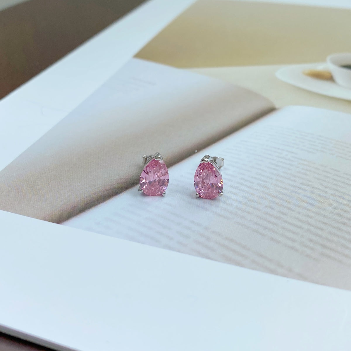 [Everoly JW]Ornate Water Drop Shape Earrings