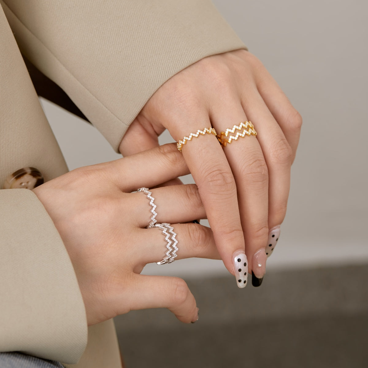 [Everoly JW]Delicate Enchanting Wave Shape Daily Ring