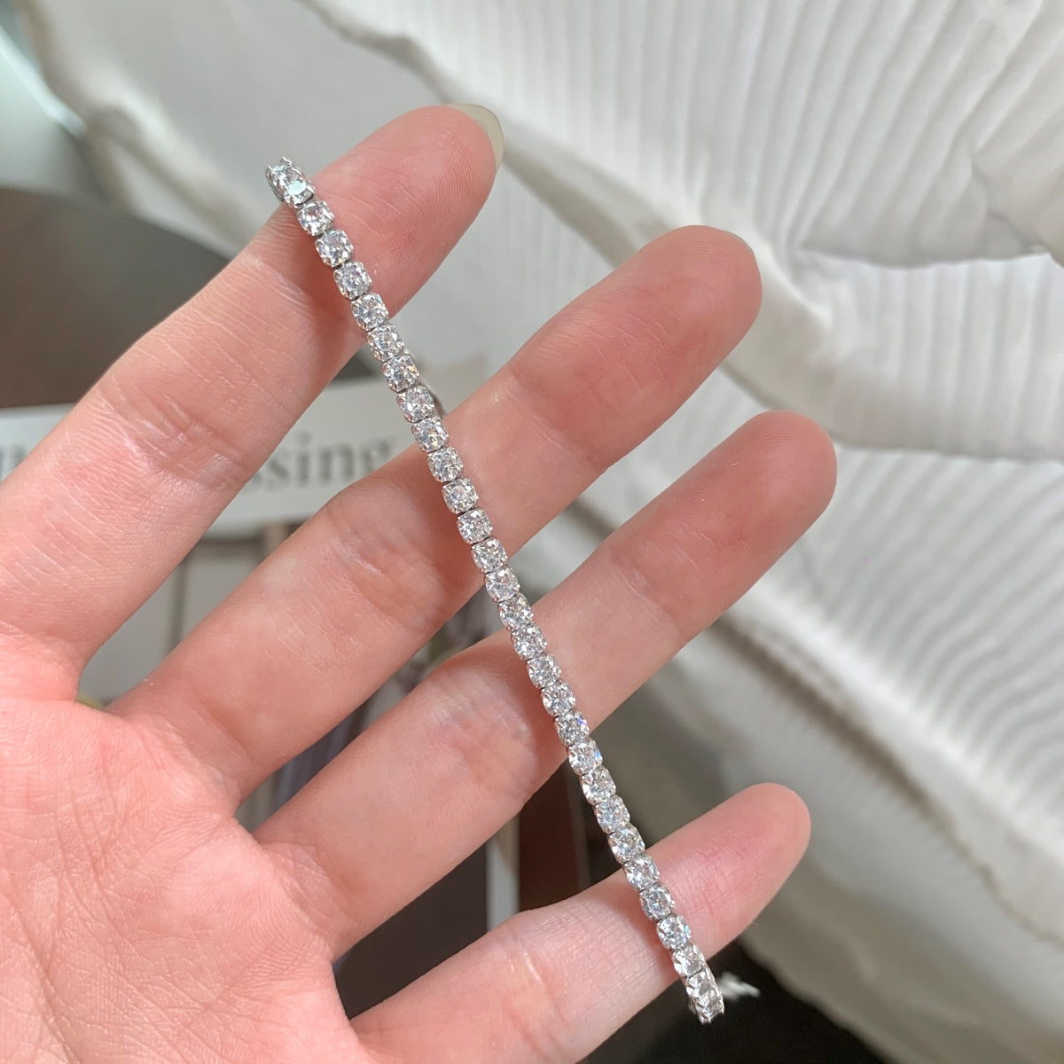 [Everoly JW]Sparkling Round Cut Daily Bracelet