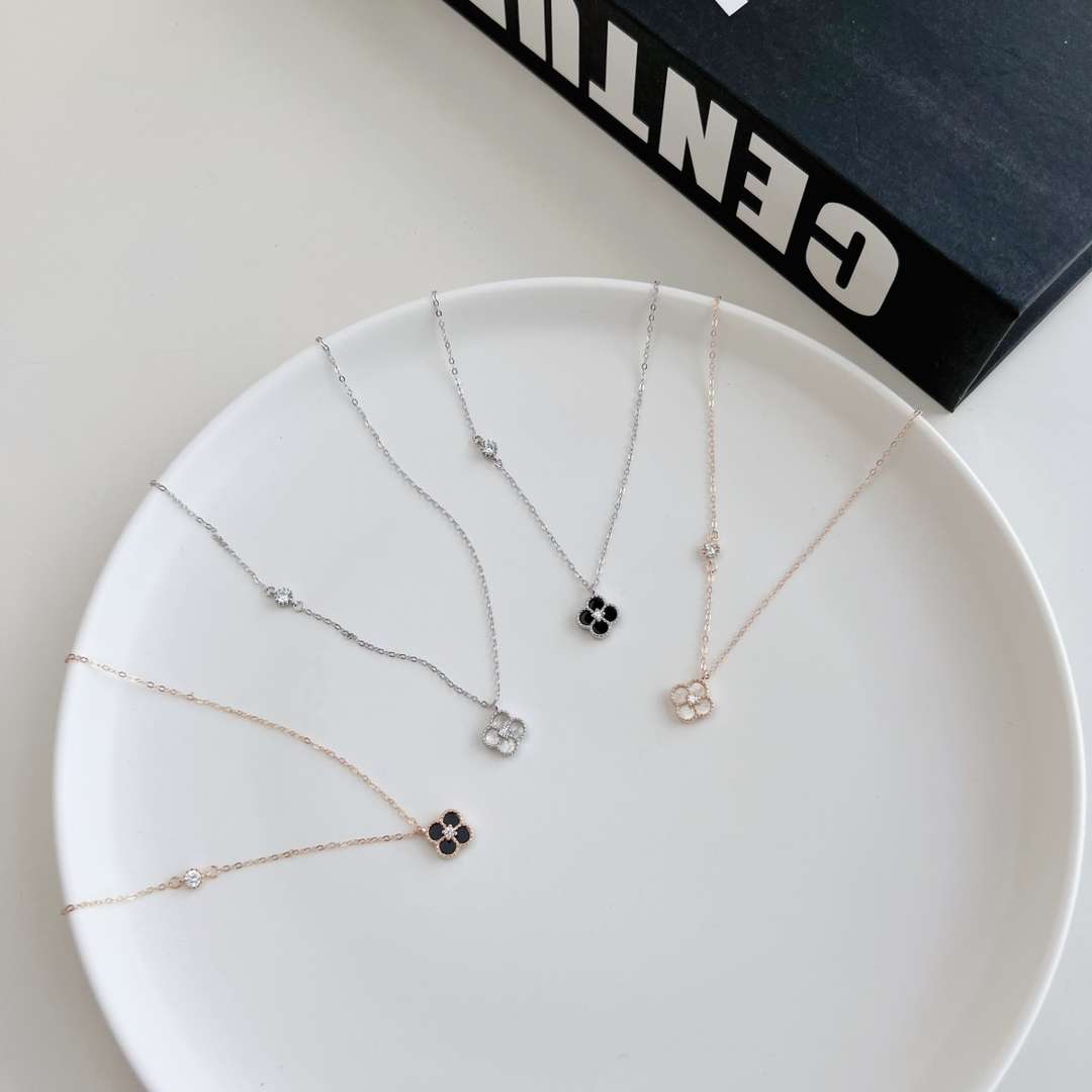 [Everoly JW]Delicate Flower Shape Necklace