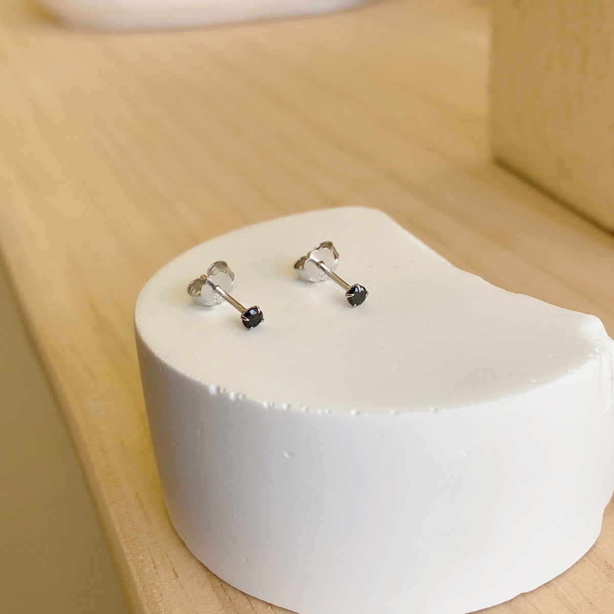 [Everoly JW]Delicate Solitaire Earrings