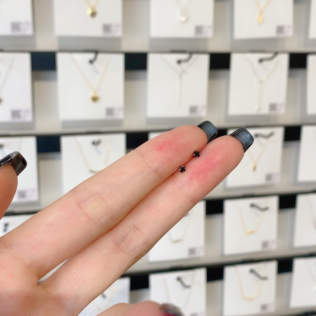 [Everoly JW]Delicate Solitaire Earrings