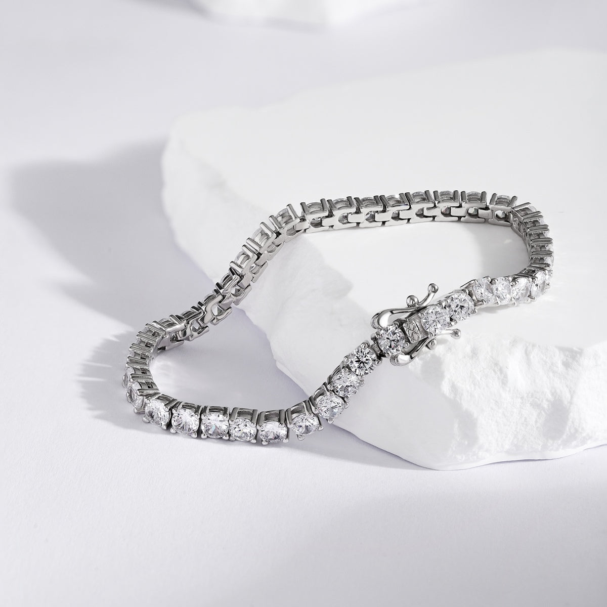 [Everoly JW]Luxurious Ornate Round Cut Tennis Bracelet