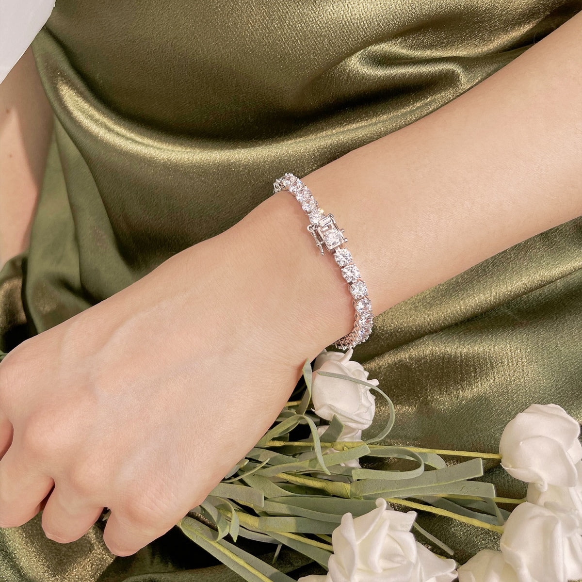 [Everoly JW]Ornate Sparkling Round Cut Wedding Bracelet