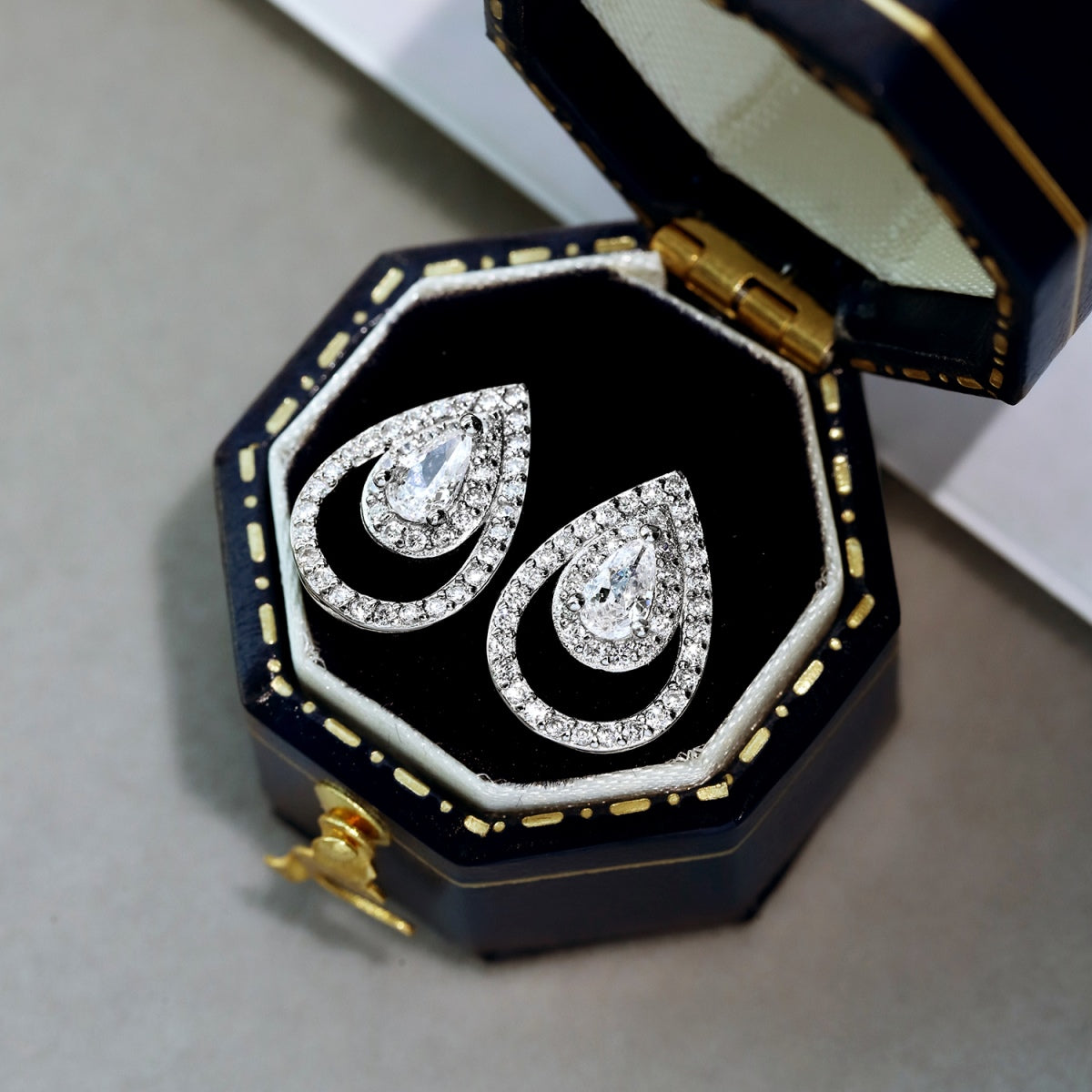 [Everoly JW]Sparkling Delicate Water Drop Shape Daily Earrings