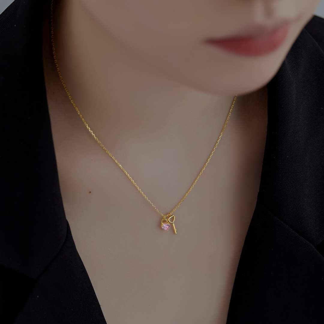 [Everoly JW]Unique Heart Shape Key Pendent Necklace