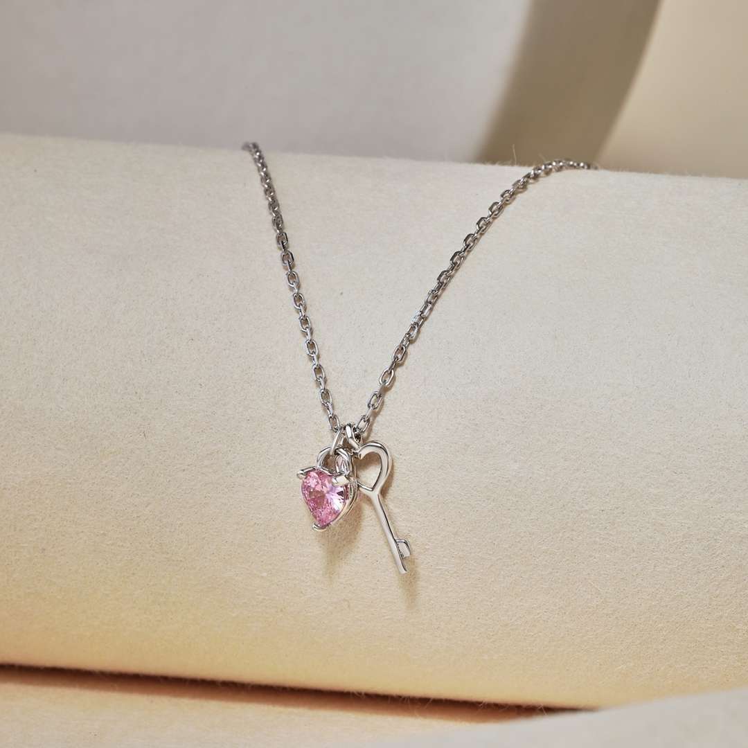 [Everoly JW]Unique Heart Shape Key Pendent Necklace