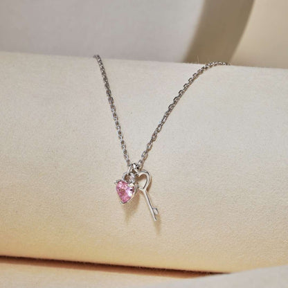 [Everoly JW]Unique Heart Shape Key Pendent Necklace
