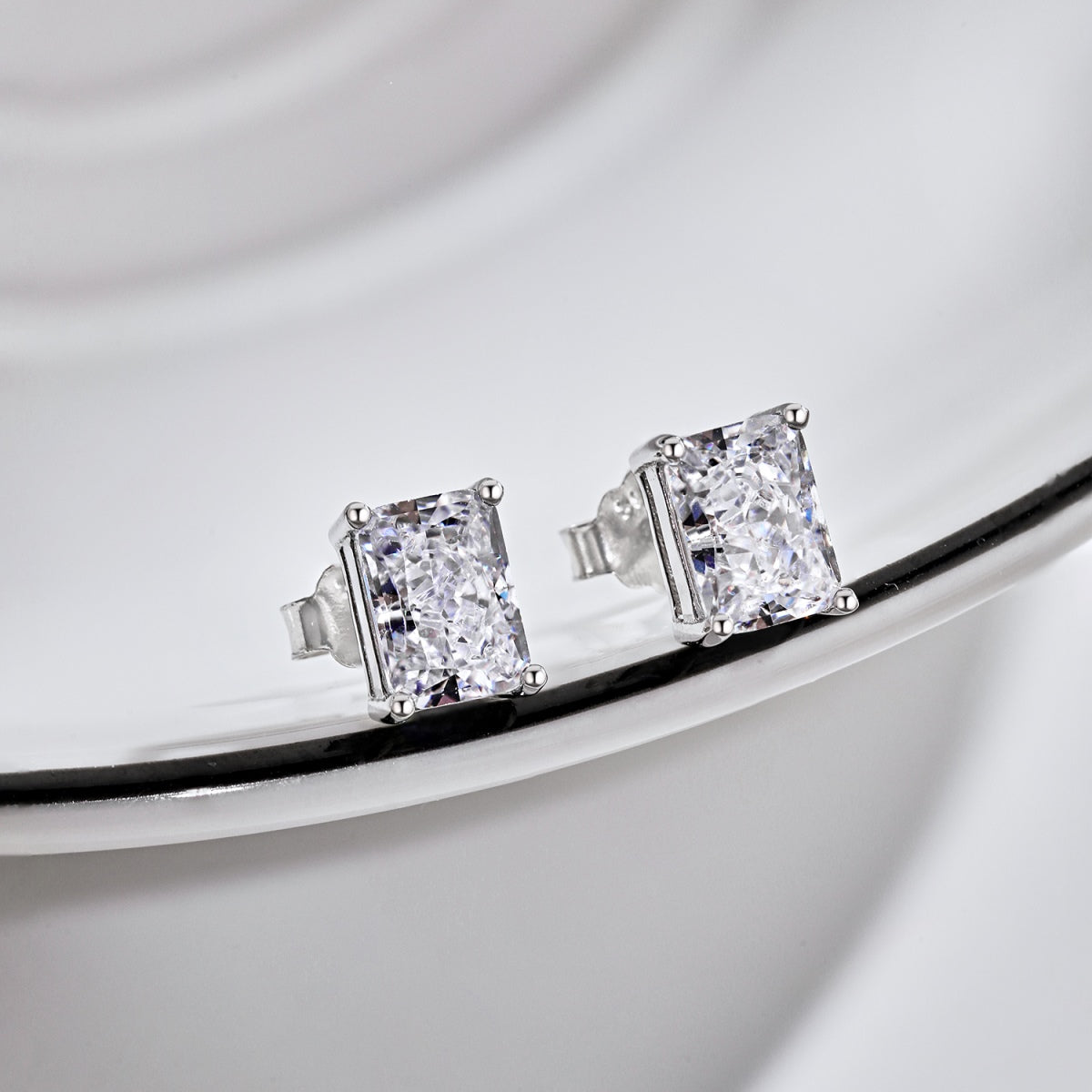 [Everoly JW]Radiant Luxurious Princess Cut Daily Earrings