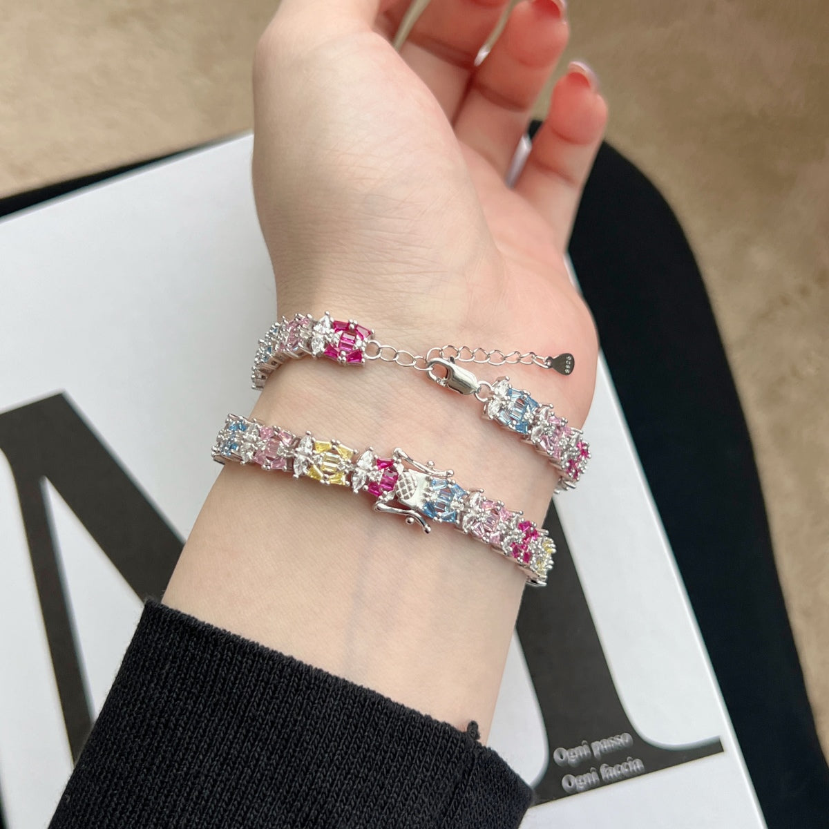 [Everoly JW]Delicate Colorful Multi Cut Party Bracelet