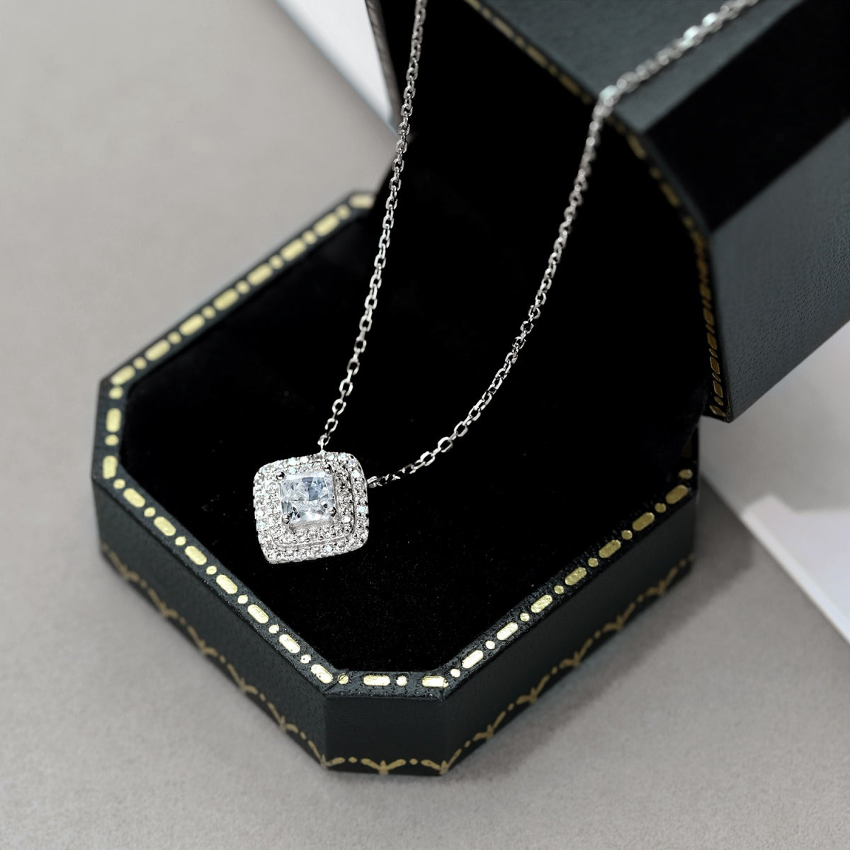 [Everoly JW]Sparkling Asscher Cut Necklace