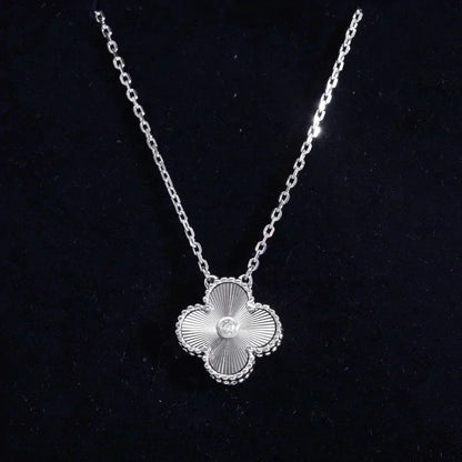 [Everoly JW]CLOVER  15MM DIAMOND LASER NECKLACE SILVER