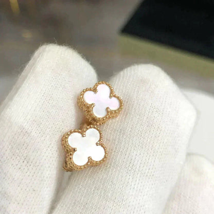 [Everoly JW]CLOVER MINI 9.5MM WHITE MOP EARRINGS