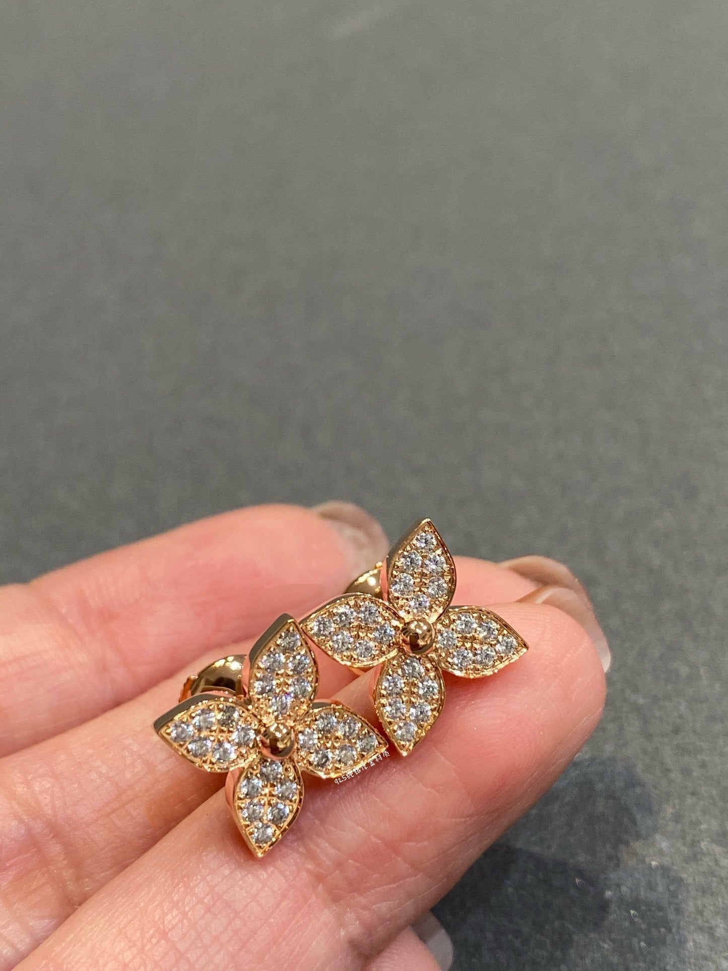 [Everoly JW]STAR BLOSSOM STUD DIAMONDS EARRINGS