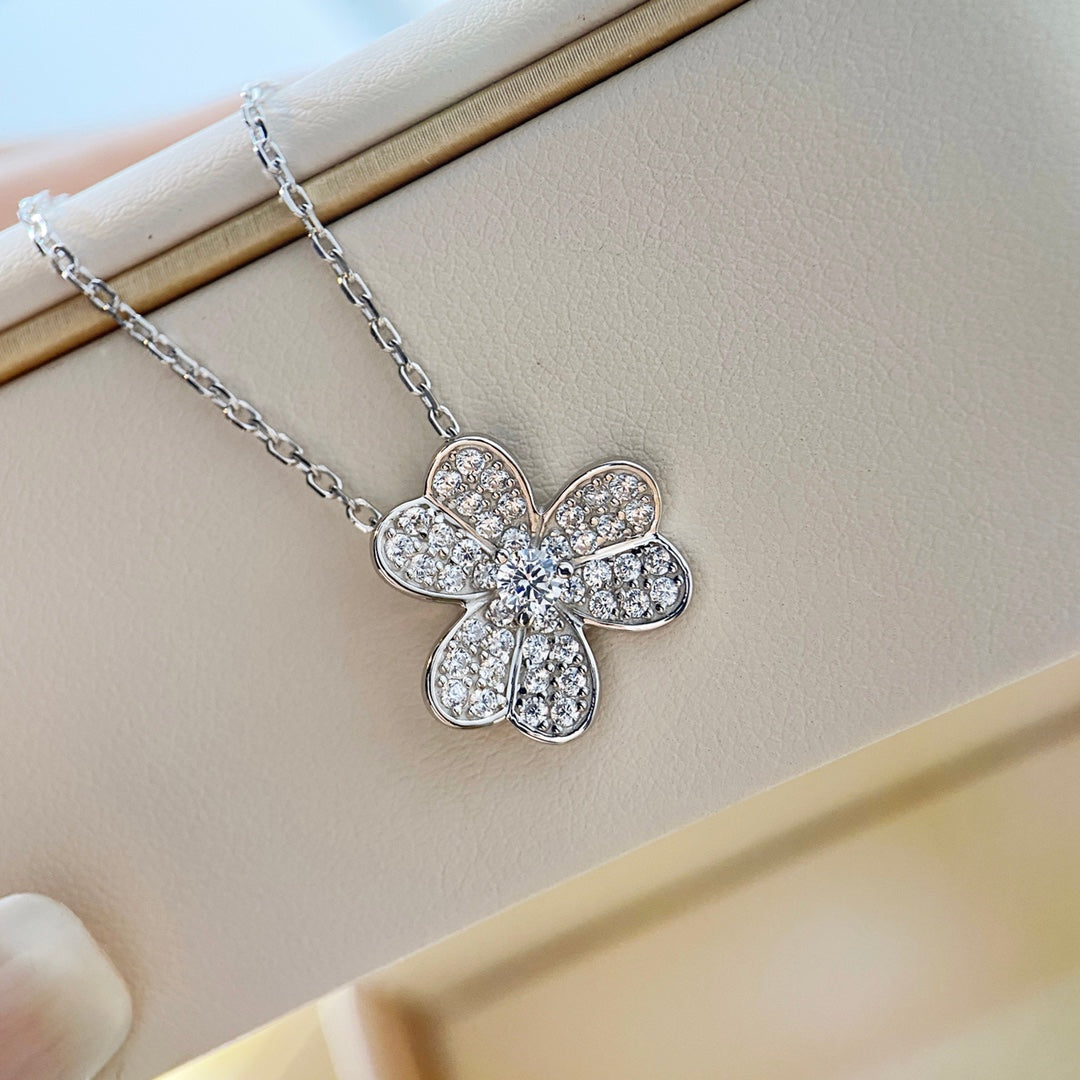 [Everoly JW]CLOVER DIAMOND NECKLACE SILVER