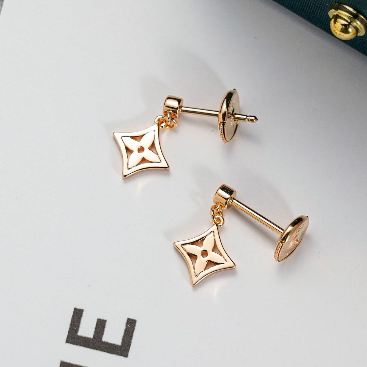 [Everoly JW]STAR EARRINGS GOLD