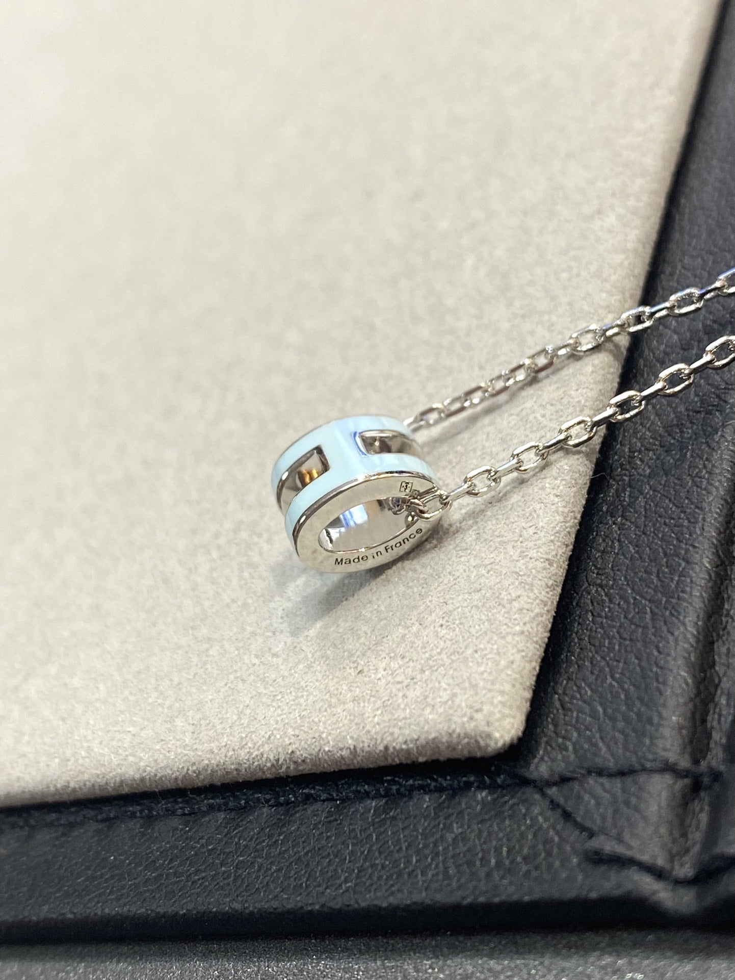 [Everoly JW]POP H LIGHT BLUE NECKLACE