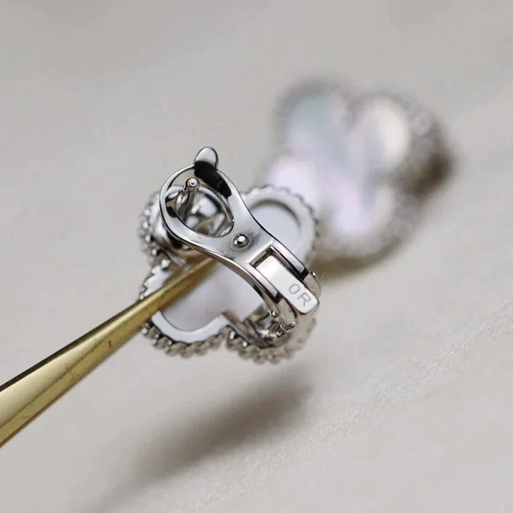 [Everoly JW]CLOVER MEDIUM 1 MOTIFS  WHITE MOP EARRINGS SILVER