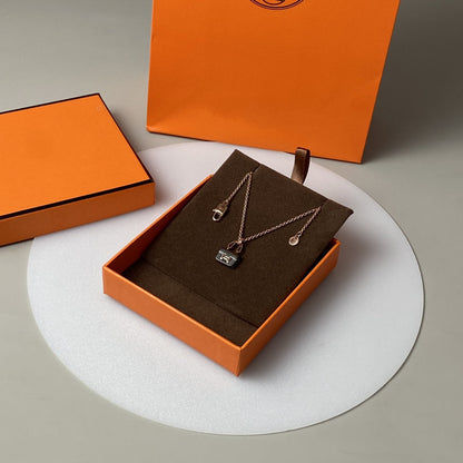 [Everoly JW]CONSTANCE BLACK PEDANT PINK GOLD NECKLACE