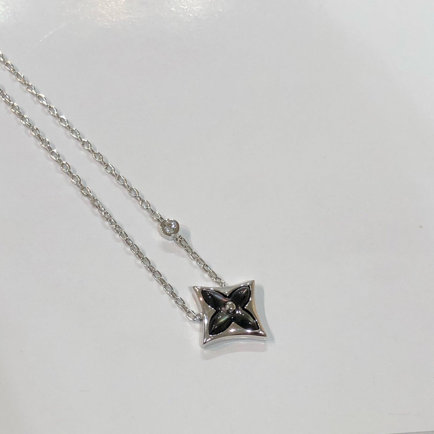 [Everoly JW]STAR BLACK MOP NECKLACE