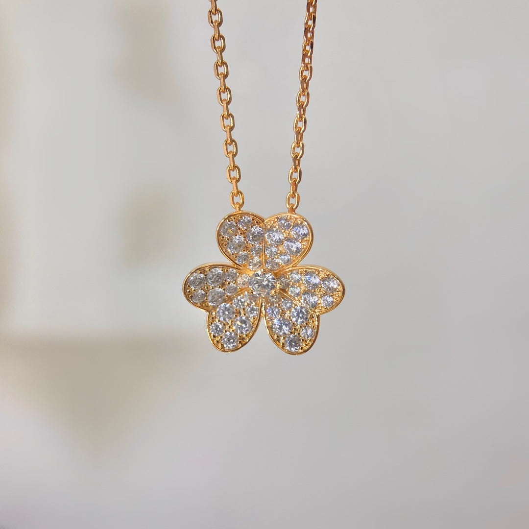[Everoly JW]FLOWER DIAMOND NECKLACE