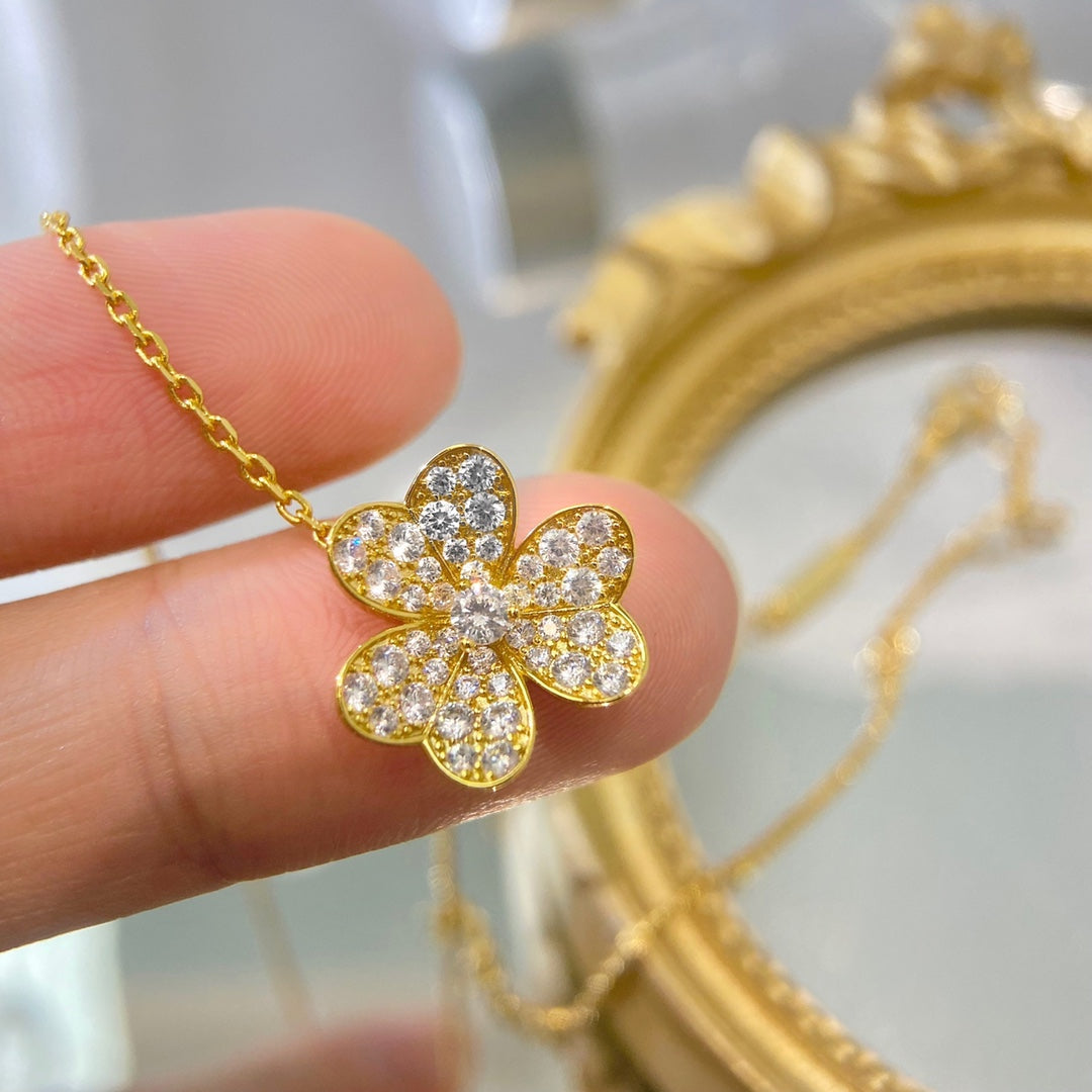 [Everoly JW]FLOWER DIAMOND NECKLACE