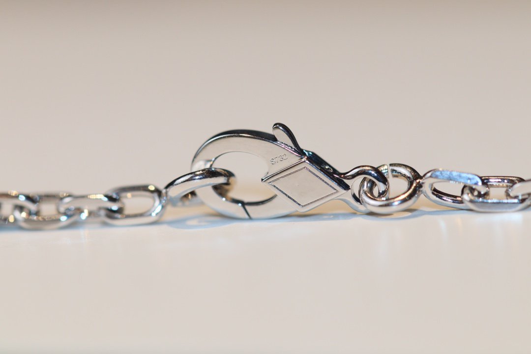 [Everoly JW]CLOVER 20 MOTIFS ONYX DIAMOND SILVER