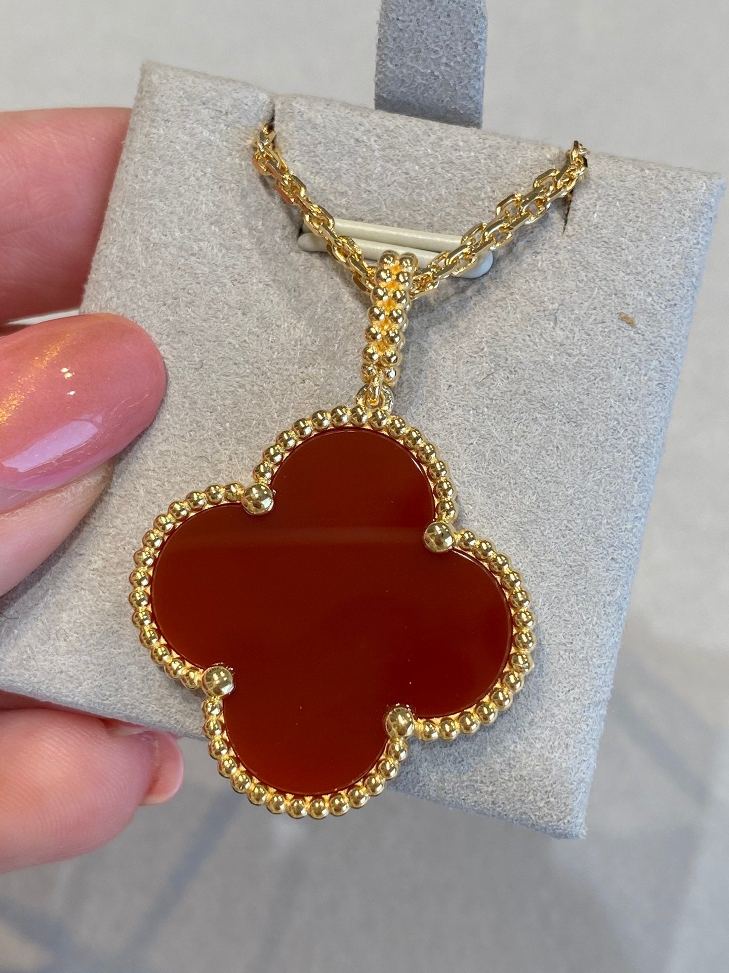 [Everoly JW]CLOVER 25MM NECKLACE GOLD CARNELIAN