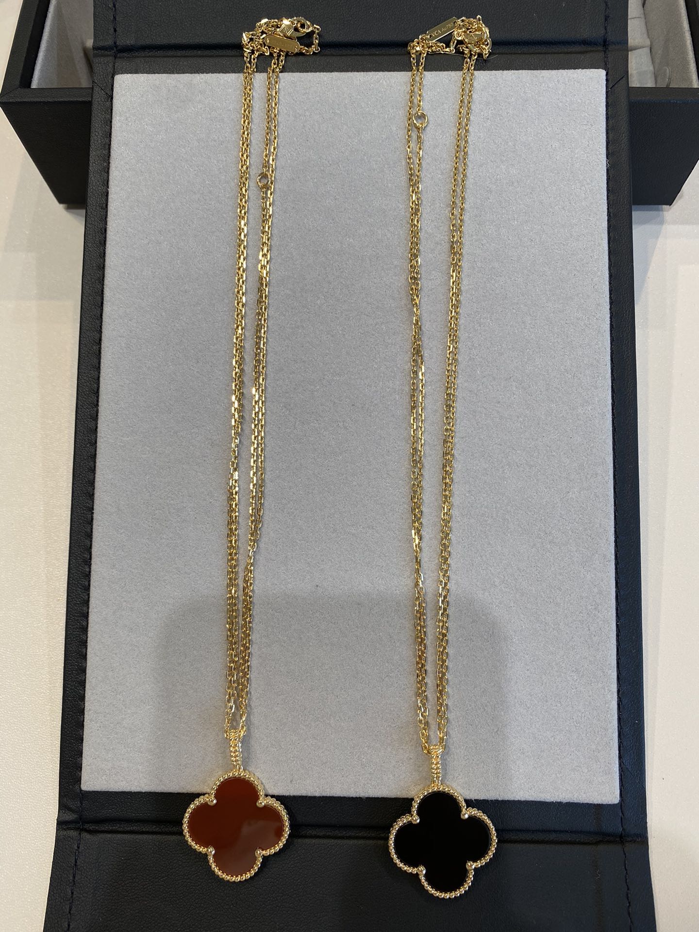 [Everoly JW]CLOVER 25MM NECKLACE GOLD CARNELIAN
