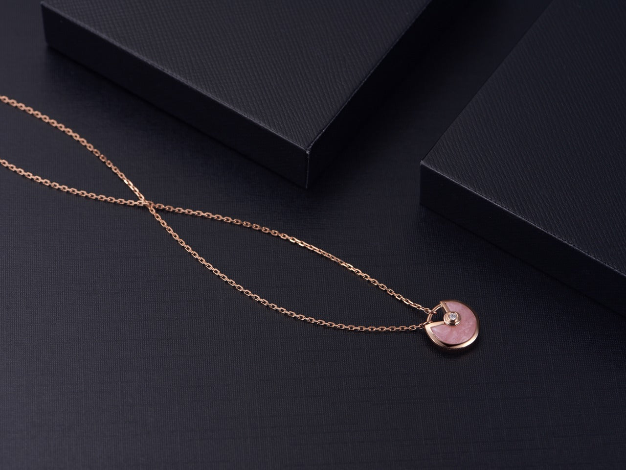 [Everoly JW]AMULETTE ROSE GOLD PINK MOP NECKLACE