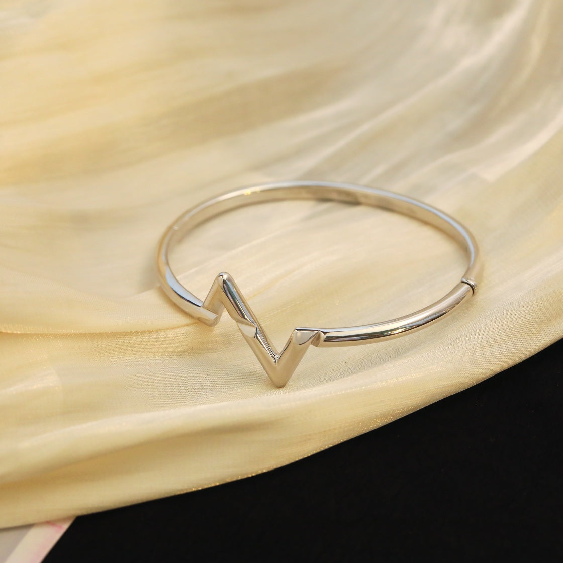 [Everoly JW]VOLTE UPSITE DOWN BRACELET