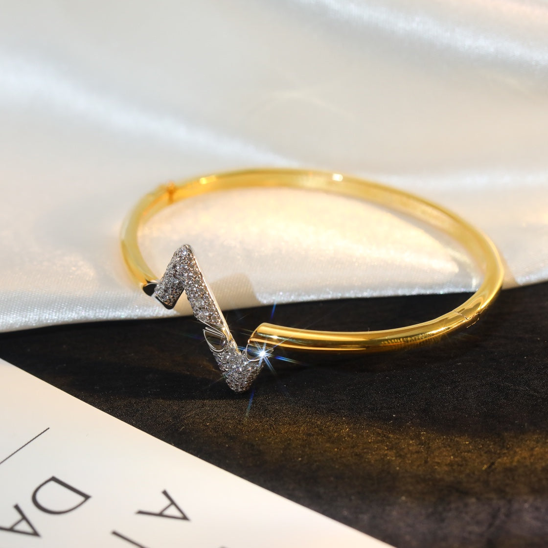 [Everoly JW]VOLTE UPSITE DOWN GOLD DIAMOND BRACELET