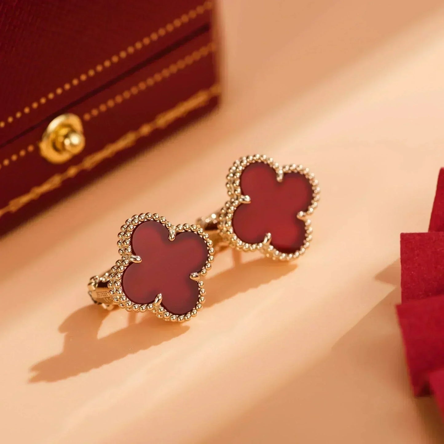 [Everoly JW]CLOVER MEDIUM 1 MOTIFS CARNELIAN  EARRINGS