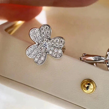 [Everoly JW]CLOVER COMOS DIAMOND EARRINGS SILVER