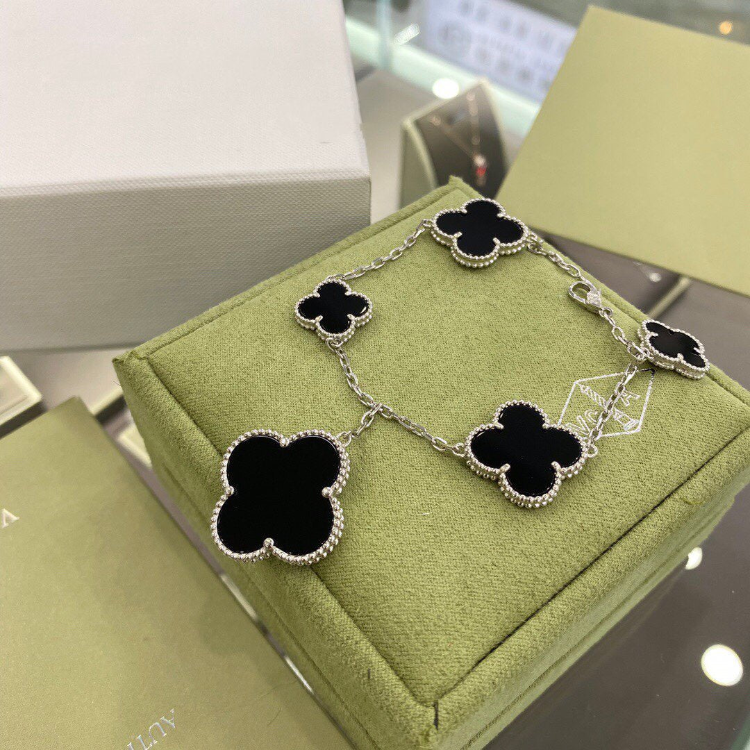 [Everoly JW]CLOVER 5 MOTIFS SIVLER ONYX BRACELET