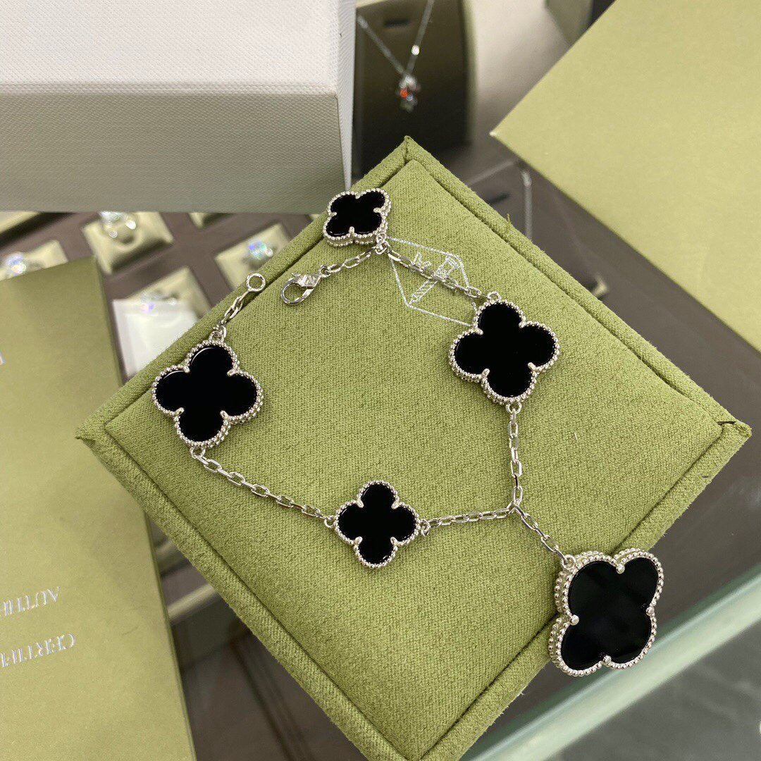 [Everoly JW]CLOVER 5 MOTIFS SIVLER ONYX BRACELET