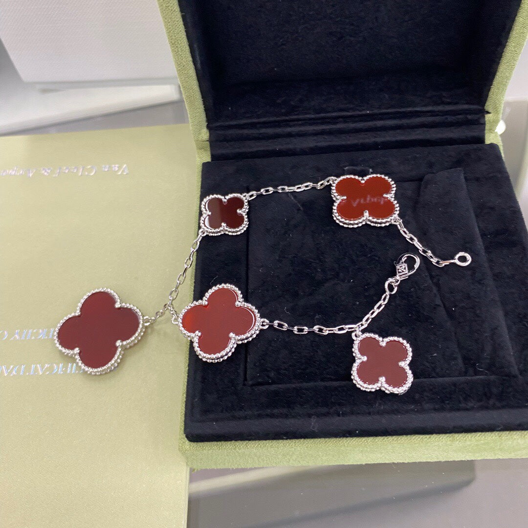 [Everoly JW]CLOVER 5 MOTIFS SIVLER CARNELIAN BRACELET