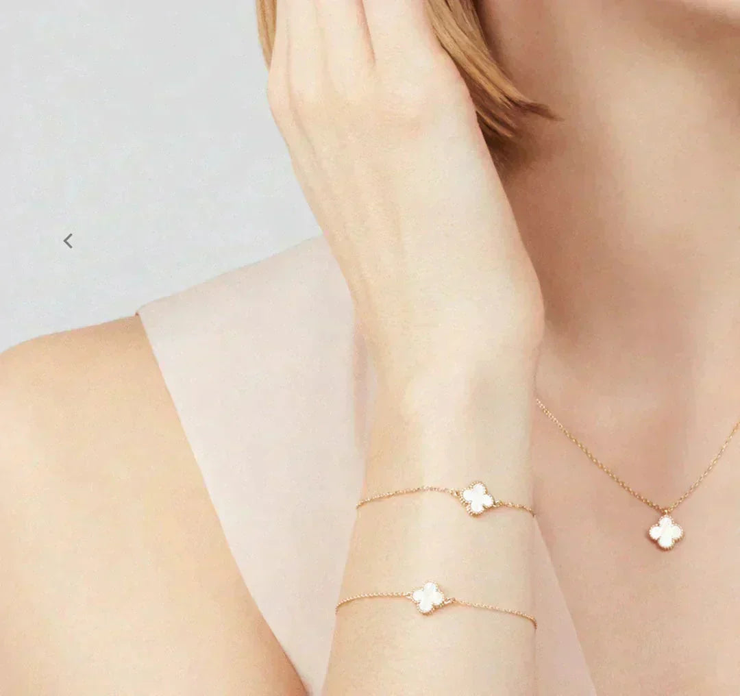 [Everoly JW]CLOVER MINI 9.5MM WHITE MOTHER-OF-PEARL NECKLACE