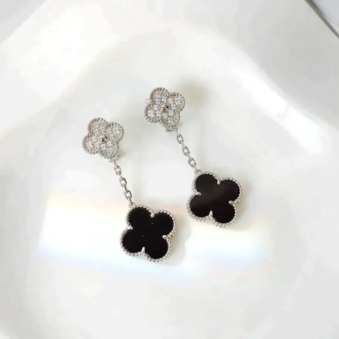 [Everoly JW]CLOVER 2 MOTIFS  DIAMOND ONYX EARRINGS SILVER
