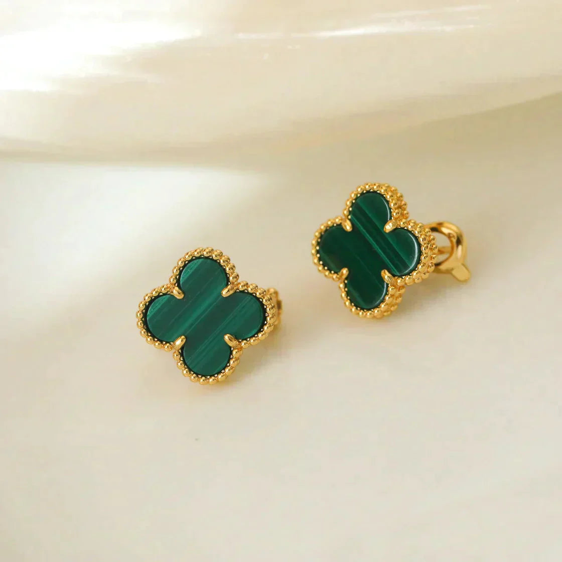 [Everoly JW]CLOVER MEDIUM 1 MOTIFS MALACHITE  EARRINGS