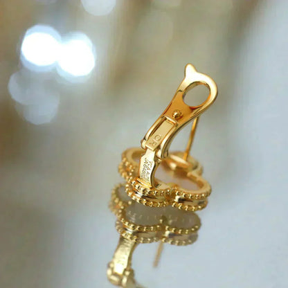 [Everoly JW]CLOVER MEDIUM 1 MOTIFS  WHITE MOP STUD EARRINGS