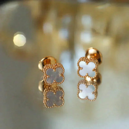 [Everoly JW]CLOVER MINI 9.5MM WHITE MOP EARRINGS