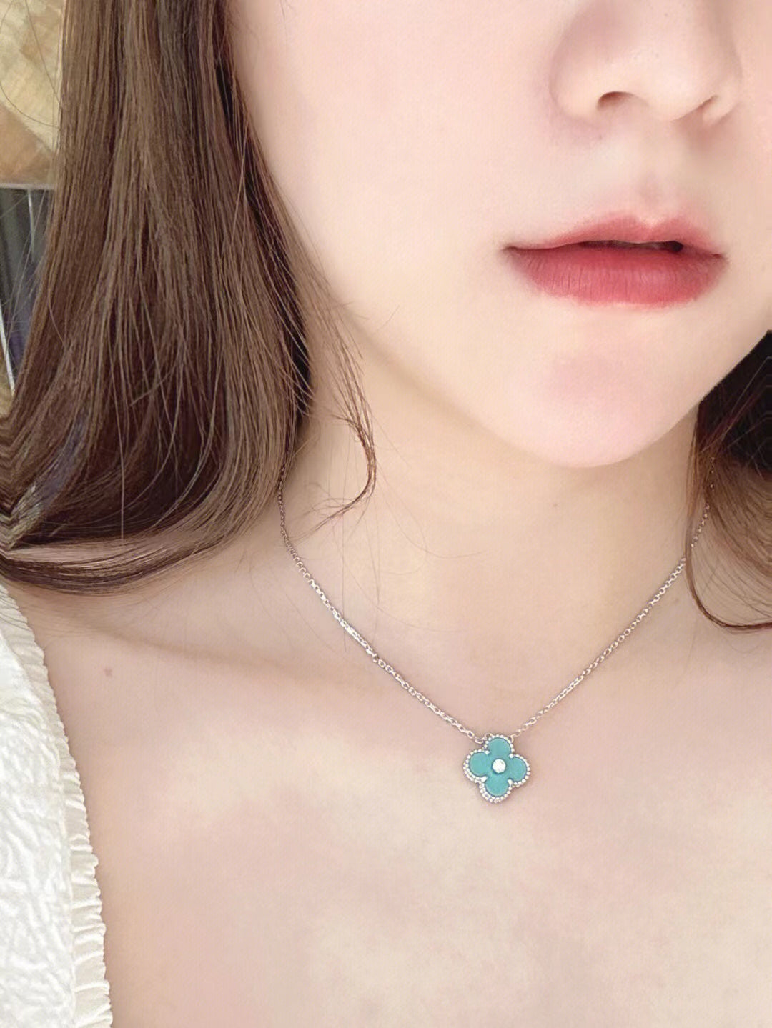 [Everoly JW]CLOVER 1 DIAMOND LIGHT BLUE SILVER NECKLACE