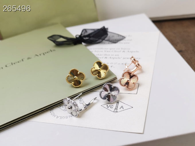 [Everoly JW]CLOVER MEDIUM STUD EARRINGS
