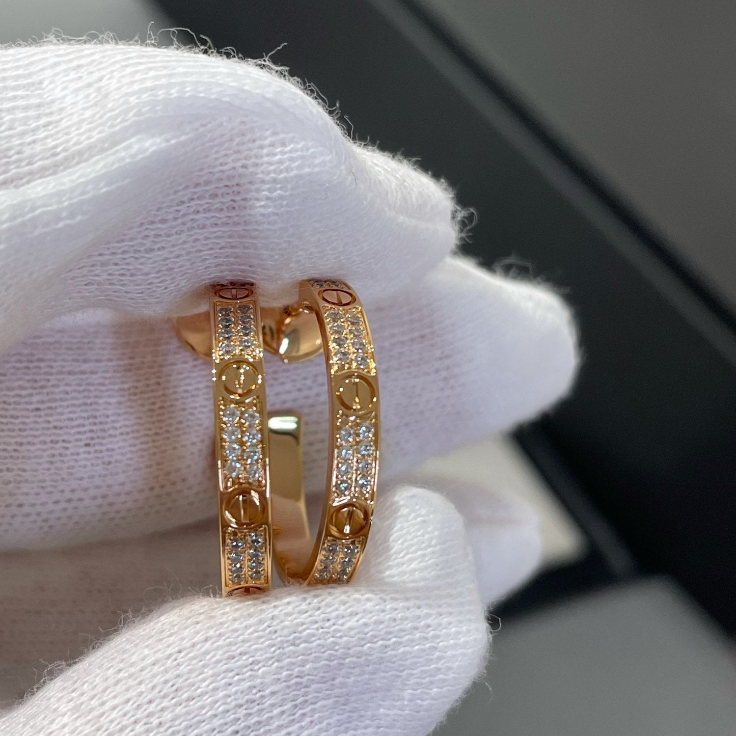 [Everoly JW]LOVE DIAMOND PINK GOLD HOOP EARRINGS